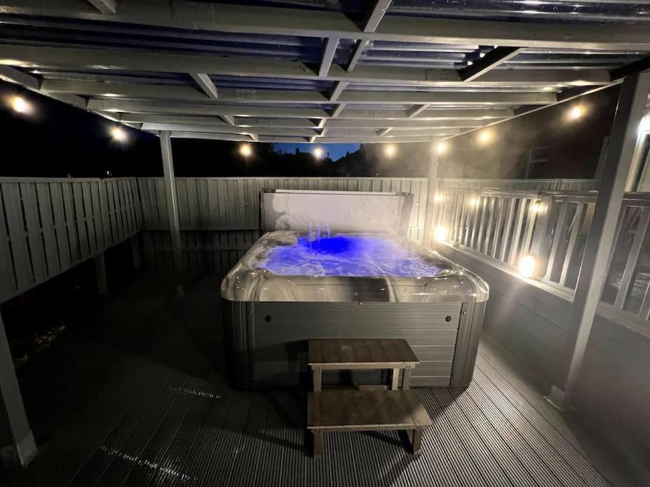 Numero Venti Aparthouse Wifi Parking Hot Tub ニューカッスル・アポン・タイン エクステリア 写真